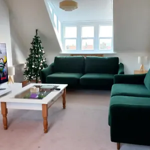 Falconhurst Apartment
