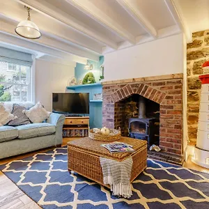 3 Bed In Robin Hoods Bay 89568 Holiday home